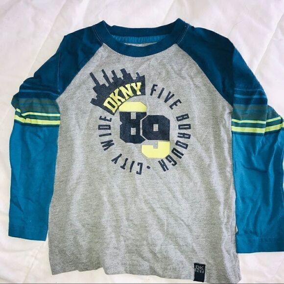 DKNY boys T-shirt size 4 - Picture 1 of 3